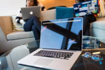 html如何动态改变button的名称